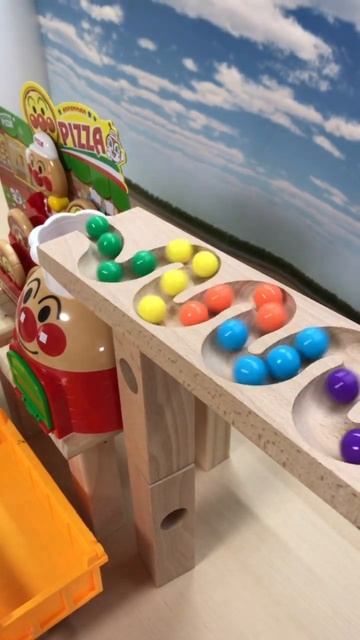 Весёлая трасса 🔵 Грузовик и шарики! 🚚