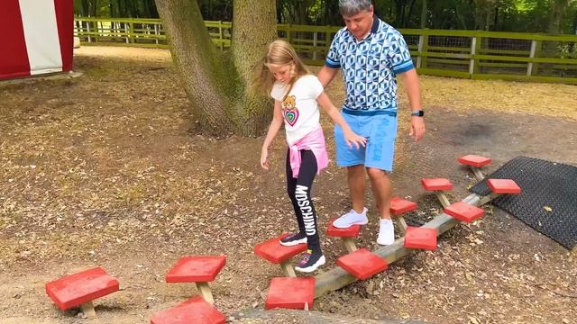 Настя_путешествует_по_всему_миру