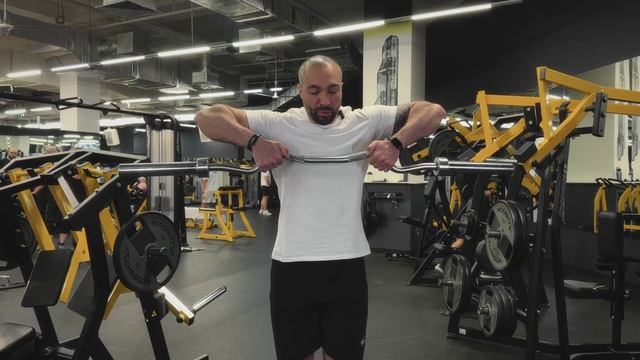 Тяга_штанги_к_подбородку