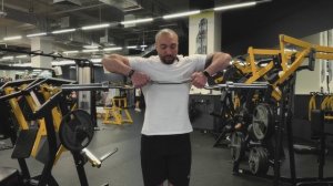 Тяга_штанги_к_подбородку