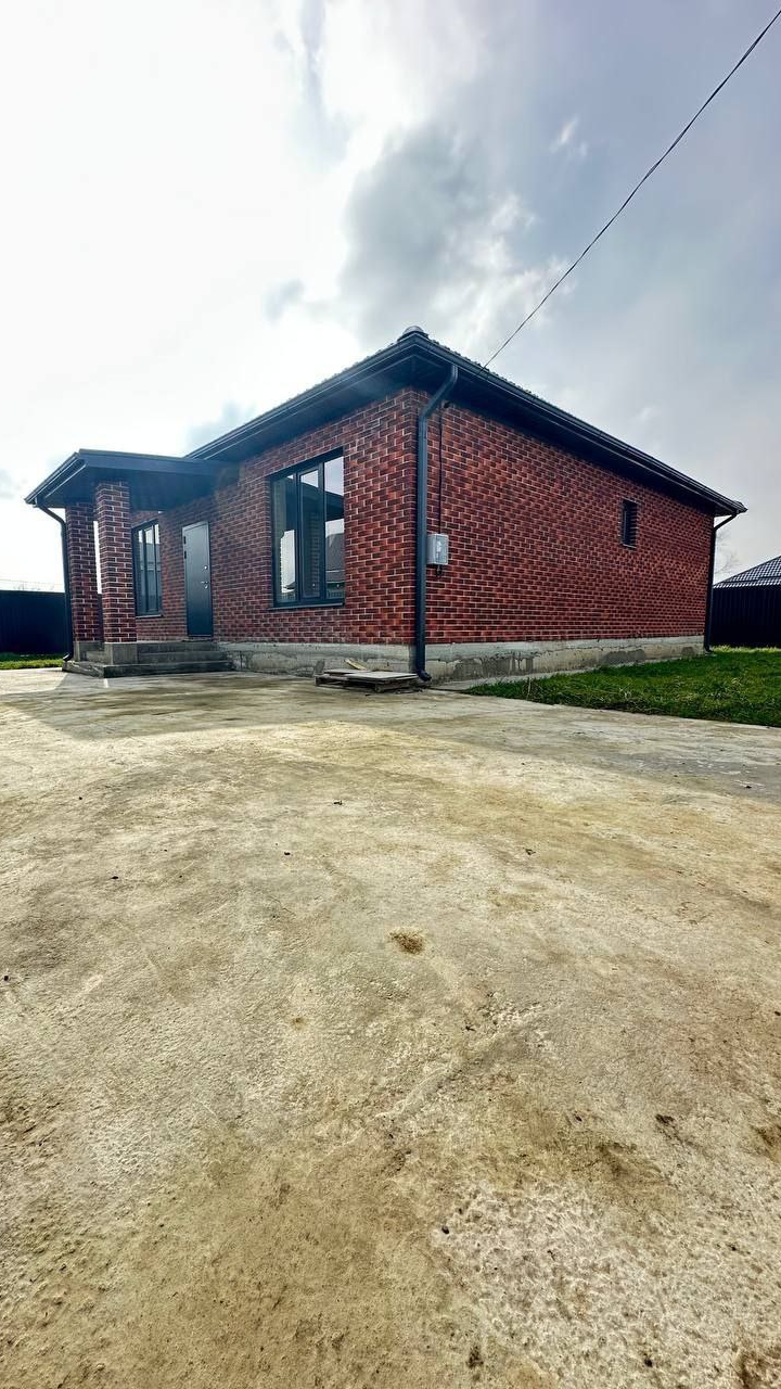 КРАСНОДАР, СТ. ЕЛИЗАВЕТИНСКАЯ, С РЕМОНТОМ ПОД КЛЮЧ. 100М2 НА 4 СОТКАХ.