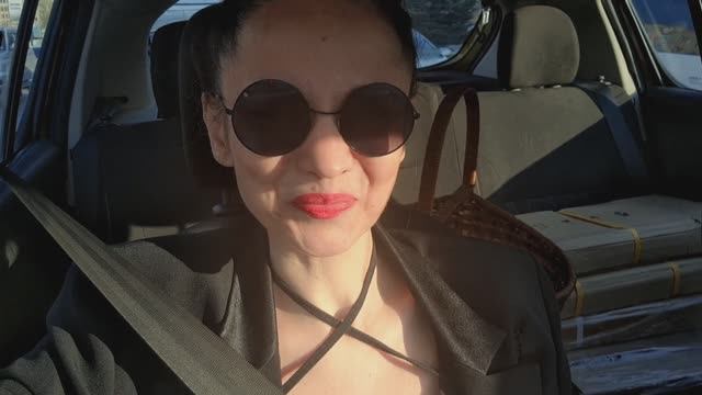 Купила новую клубнику! Скоро будем сажать! Купила гладиолусы! Красивые!😍😍😍