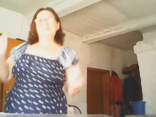 Потанцуем и развлекаемся -ах какая женщина