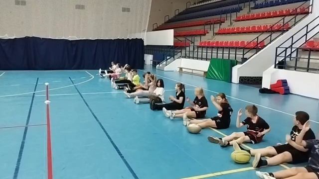 Общеразвивающие упражнения для детей. Обучение синхронизированной работе рук.