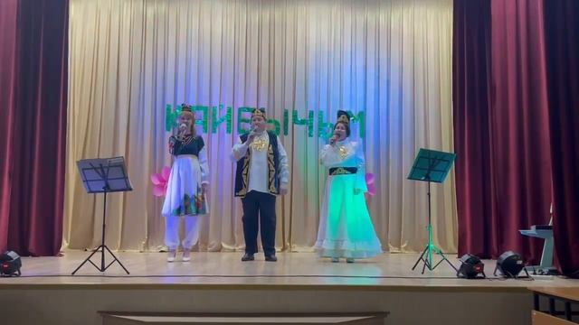 Кошман авылы мәдәният йортында Ялкын төркеме концерт куйды