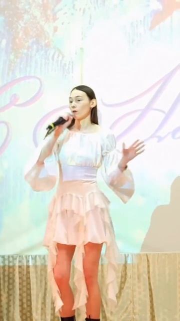 Под новый год мне дед мороз подарочек занес