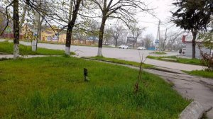 Присел и опять поворчал.