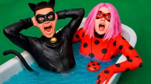 я кинул в ванну бомбочку ЛЕДИ БАГ