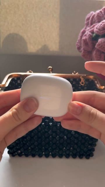 А вы бы стали носить такую сумочку? ❤️🧐 #сумкаизбусин #бисероплетение #ручнаяработа