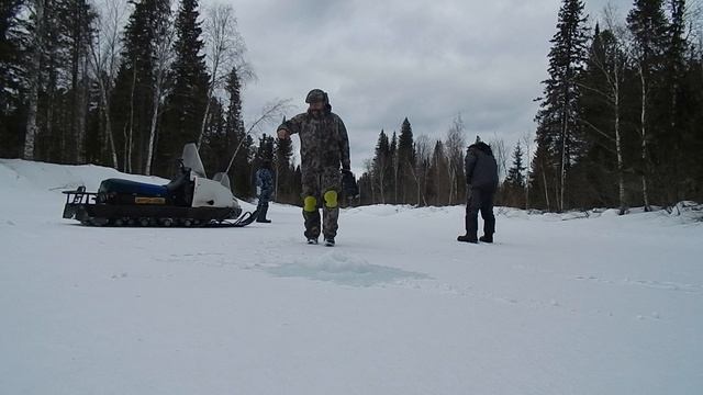 Весенняя рыбалка на хариуса с товарищами в горной речке, апрель 2026 год