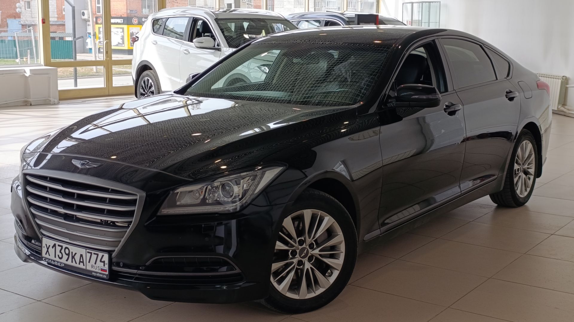 Обзор автомобиля HYUNDAI GENESIS год 2016 (перезалив)