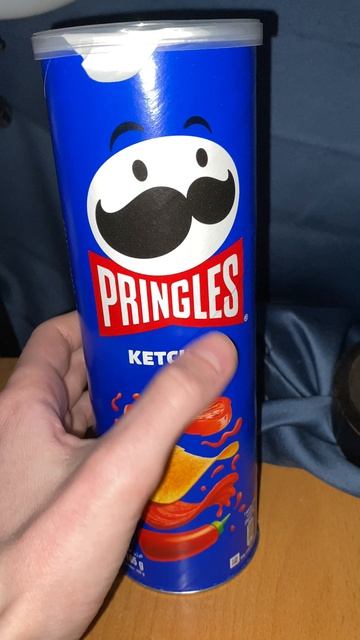 ПОЛЬСКИЕ УЖАСНЫЕ ЧИПСЫ СО ВКУСОМ КЕТЧУПА!КАРТОФЕЛЬНЫЕ СНЕКИ PRINGLES KETCHUP!ЕВРОПЕЙСКИЕ С СОУСОМ