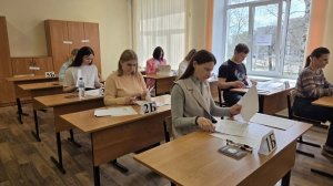 Родители ярославских выпускников написали ЕГЭ по русскому языку