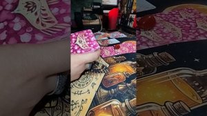 Почему он так себя ведет?