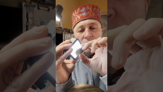 Аксинит. Расчистка. Ход мыслей при расчисткe и планировании распиловки. Часть 2.