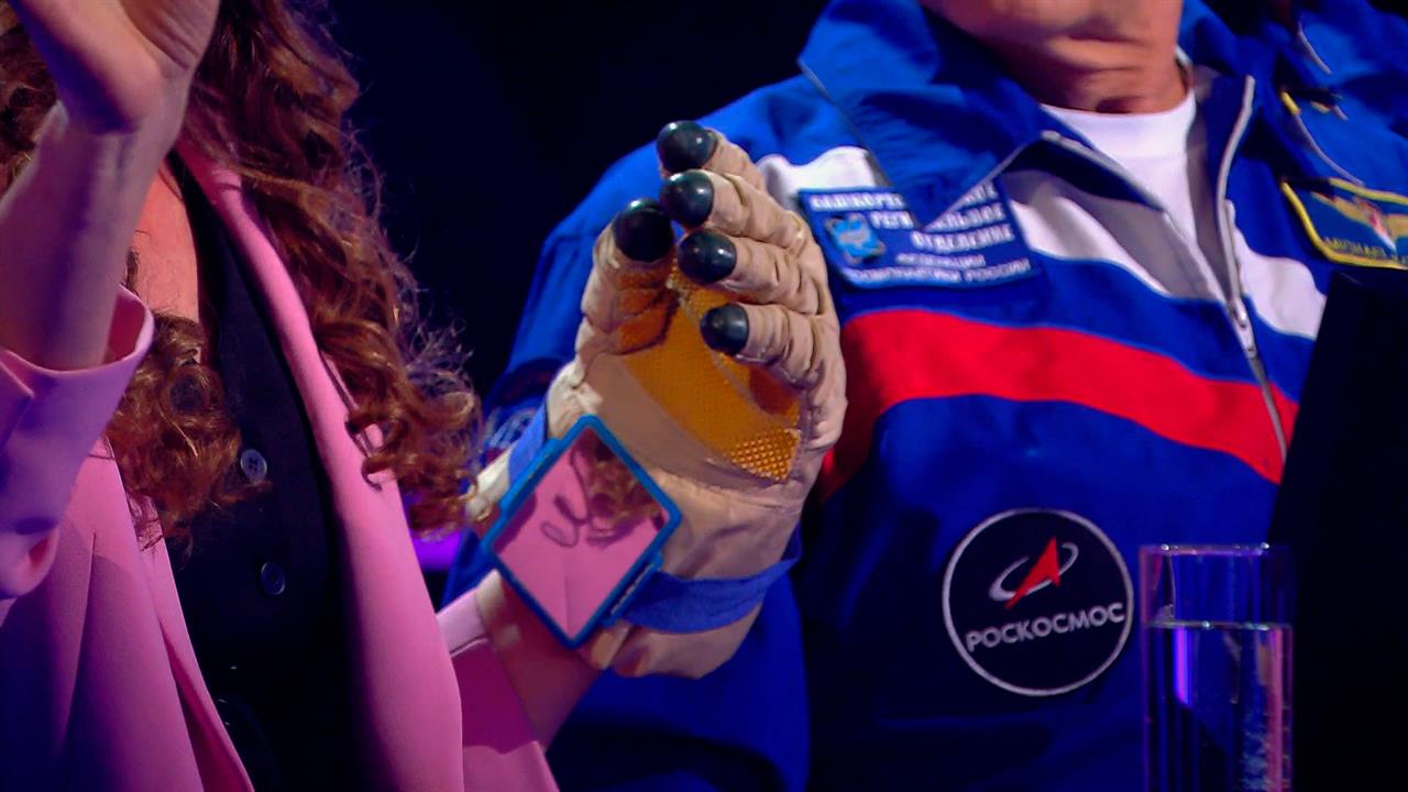 Летчик-космонавт Корниенко показал в шоу 