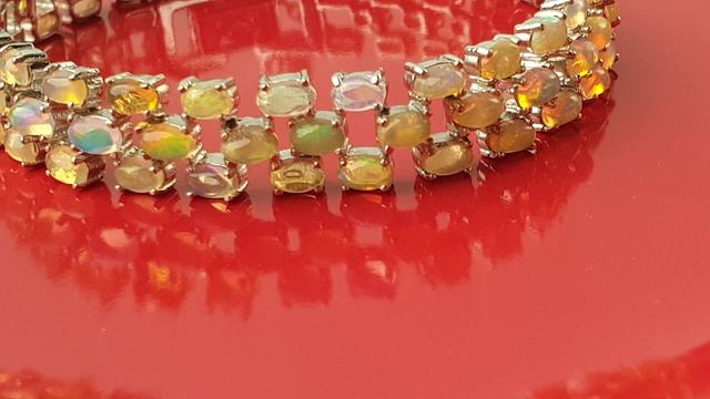 Браслет трехрядный  с природными эфиопскими опалами, Тайланд, винтаж