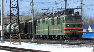 ВЛ80с-966 с грузовым поездом