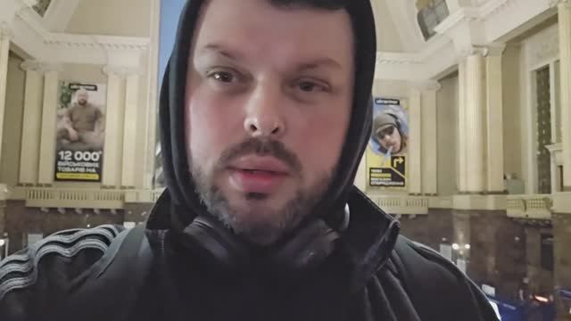 Коля Сытник- Вернулся домой ! Салат На Заправке ! Лорик Устроил Танцы