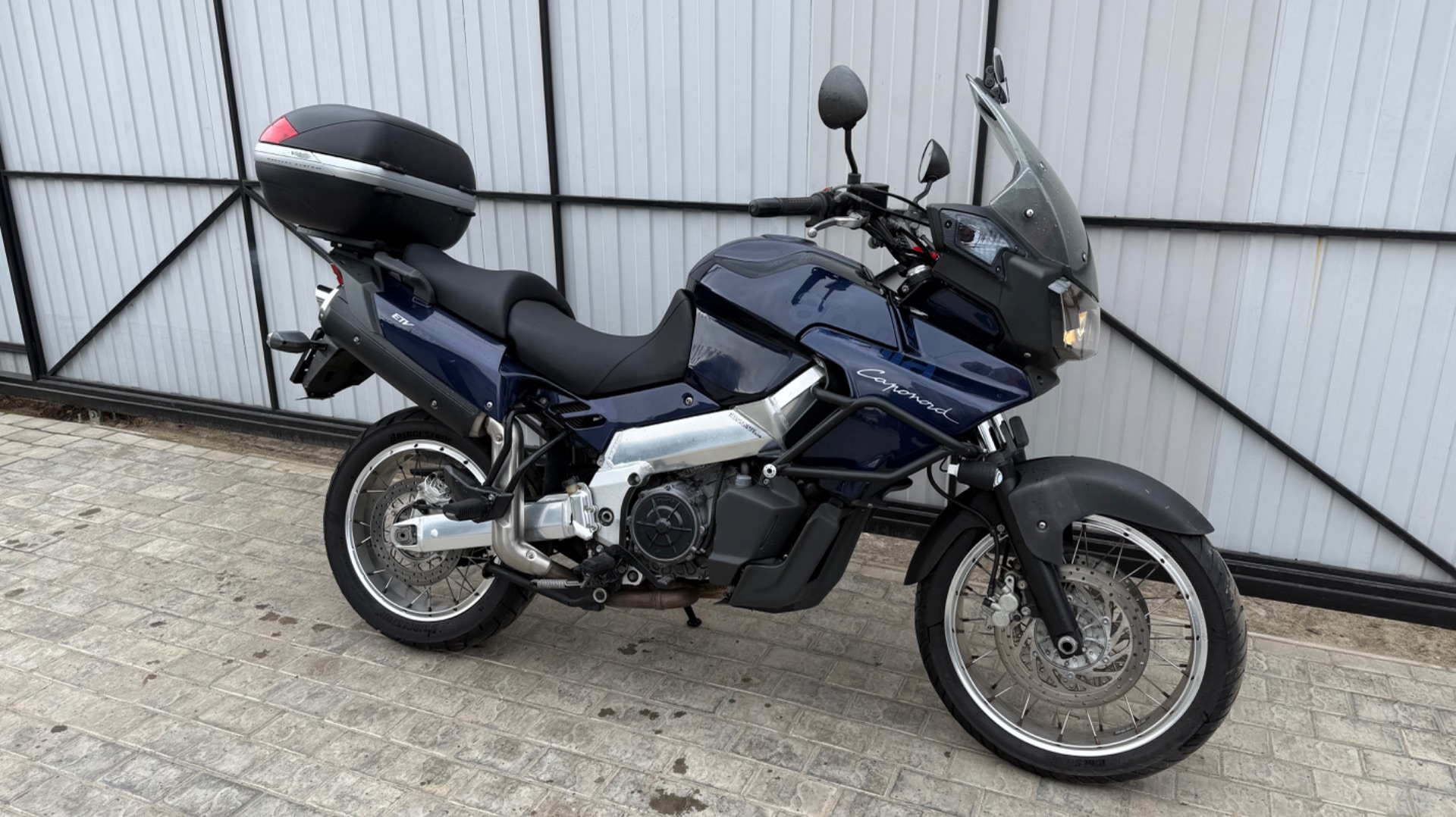 Aprilia Etv1000.2004год.