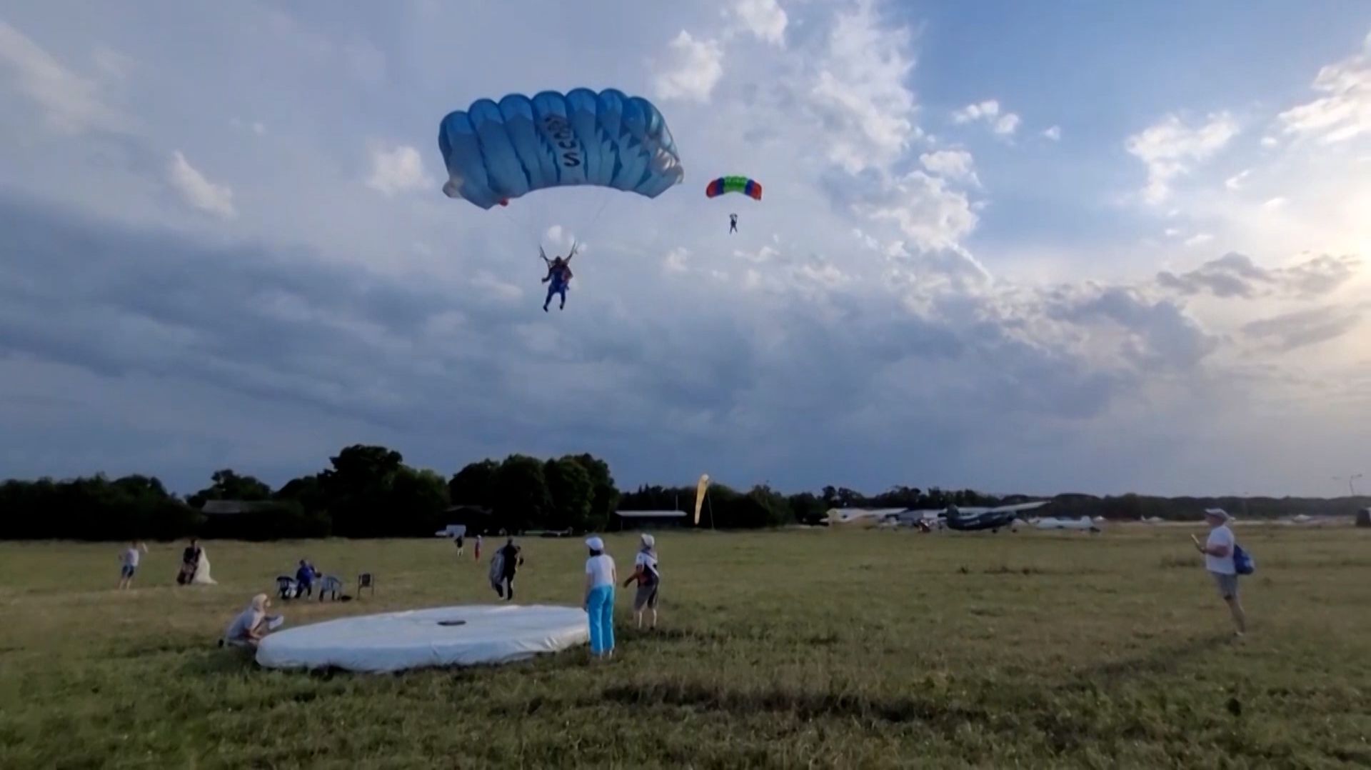 СЕКРЕТЫ ПОДГОТОВКИ ЧЕМПИОНОВ. РЕПОРТАЖ ИЗ ТРЕНИРОВОЧНОГО ЛАГЕРЯ СБОРНОЙ РОССИИ ПО ПАРАШЮТНОМУ СПОРТУ