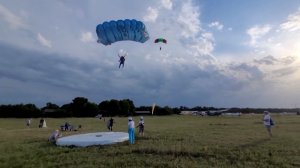 СЕКРЕТЫ ПОДГОТОВКИ ЧЕМПИОНОВ. РЕПОРТАЖ ИЗ ТРЕНИРОВОЧНОГО ЛАГЕРЯ СБОРНОЙ РОССИИ ПО ПАРАШЮТНОМУ СПОРТУ