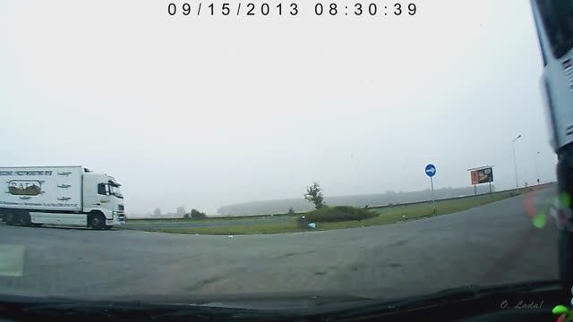 Выезд с польской автостоянки.