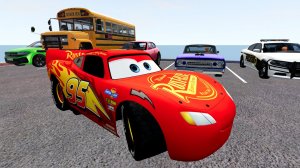 Машинки: Молния Маквин и Тачки против Обрыва! 🏎️ Тест на Разрушение и Аварии в BeamNG.drive