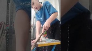 делаю катану из дерева чек