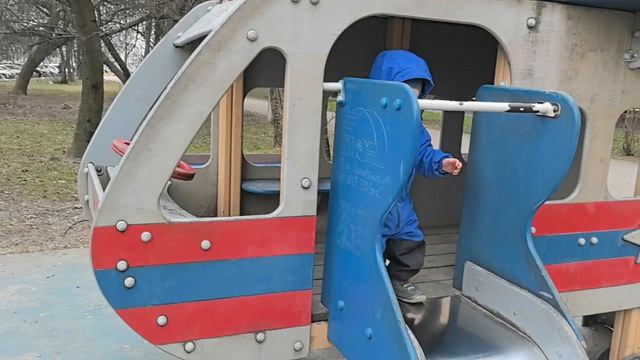 Валера на горке.mp4