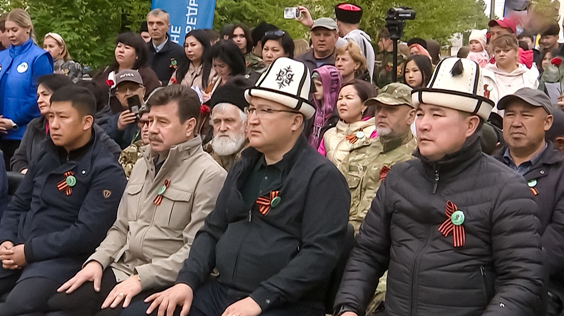 В память о жертвах геноцида советского народа под Бишкеком высадили более 150 деревьев