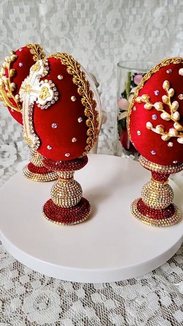 Пасхальные яйца высота яиц 8см подставки 6см