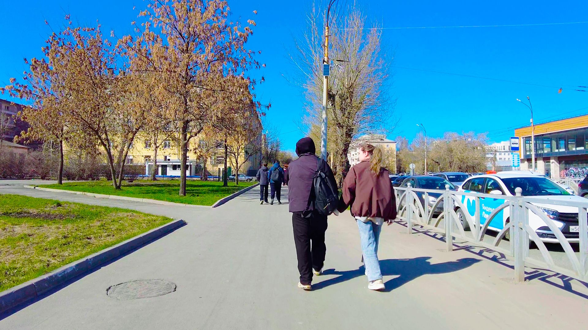 Walking In YEkaterinburg. Прогулка по Зеленной роще и аллее Дворца Спорта |4K| (April 16, 2026)