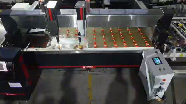 Работа Автоматического гидроабразивного центра для производства отверстий и вырезов в стекле