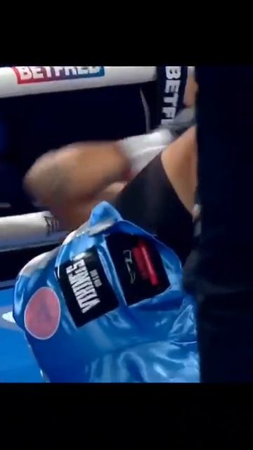 480p_Молниеносная_победа_Уиттакер_сносит_Суареса_