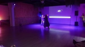 Сражение на световых мечах (сзади) под Имперский марш - встреча 19.04