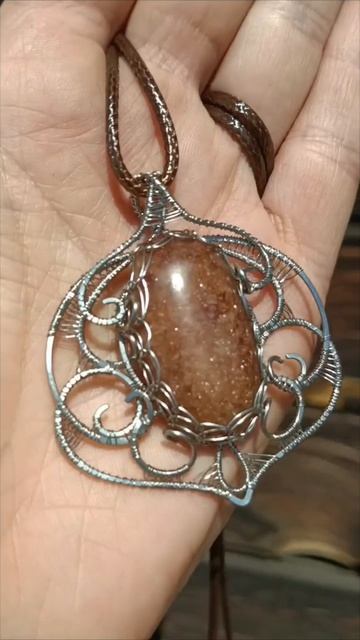 Кулон с натуральным авантюрином #украшение #кулон #wirewrap #украшения #камни #ручнаяработа