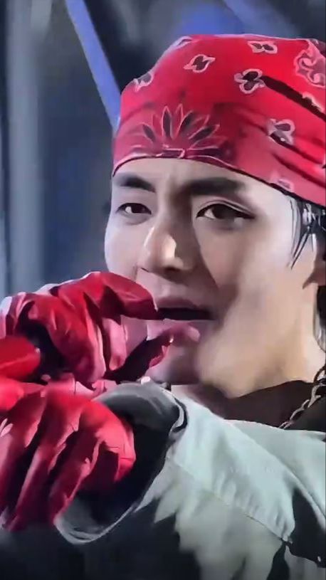 ВЕСЬ МИР КРИЧИТ ТВОЁ ИМЯ , ТЭХЁН...