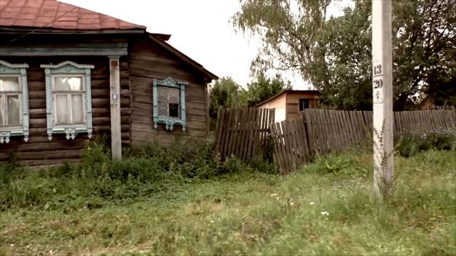 Звук природы. Птицы. Камышовка маркизская поет в деревне