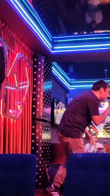 чего спеть на караоке лёгкого, но не попсу??