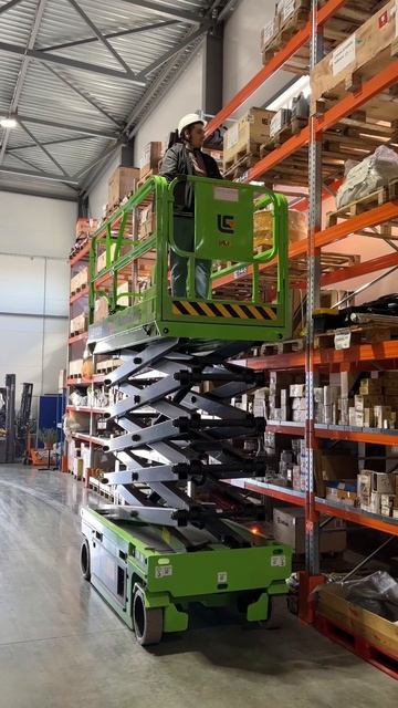 📹 Cамоходный электрический ножничный подъемник LiuGong LS1012H