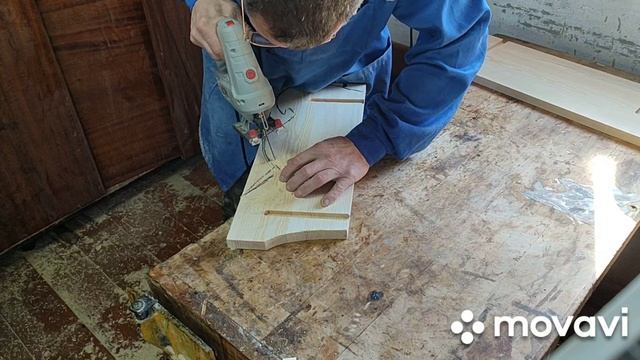 Подставка под флаги из дерева