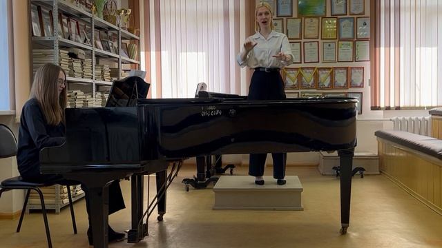 Музыка Т. Попатенко, слова Ю. Островского «Горный ветер», хор из кантаты «Горный ветер