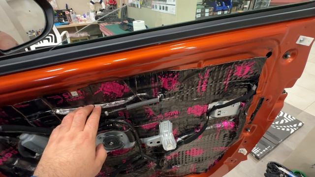 Минимальный набор хорошей Шумоизоляции 4 двери+задняя багажная дверь материалом Шумофф+SGM за 26,5т