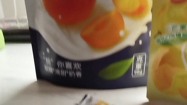 Показываю китайские конфеты