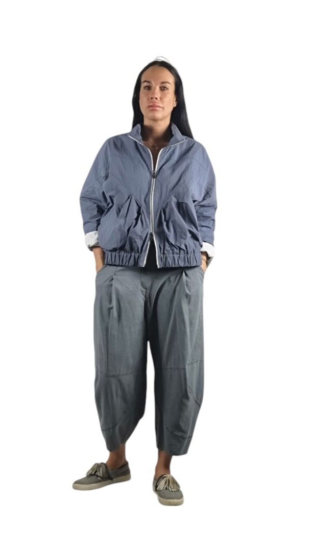 Ветровка‑бомбер