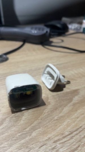 Почему не работает блок для зарядке телефона