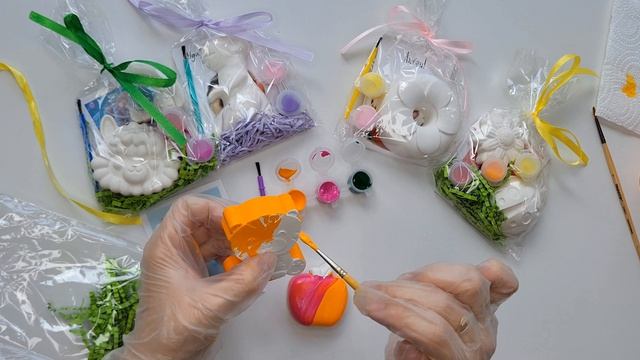 Разукрашиваем гипсовые фигурки.