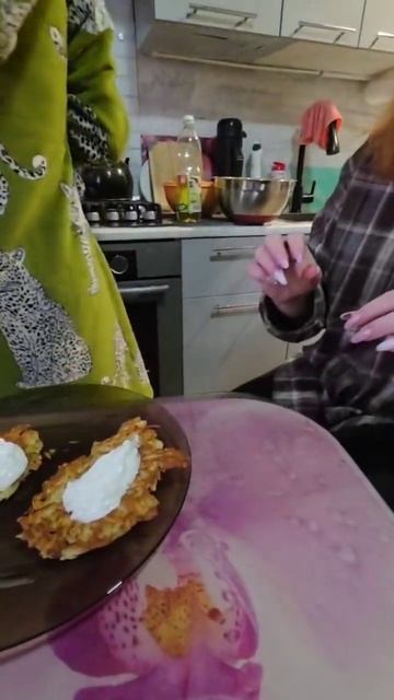Племяшка наготовила драников🫂  #драники #картофельные_драники #драникикартофельные
