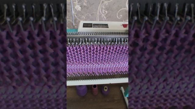 Brother KH 587 Tuck с кнопкам